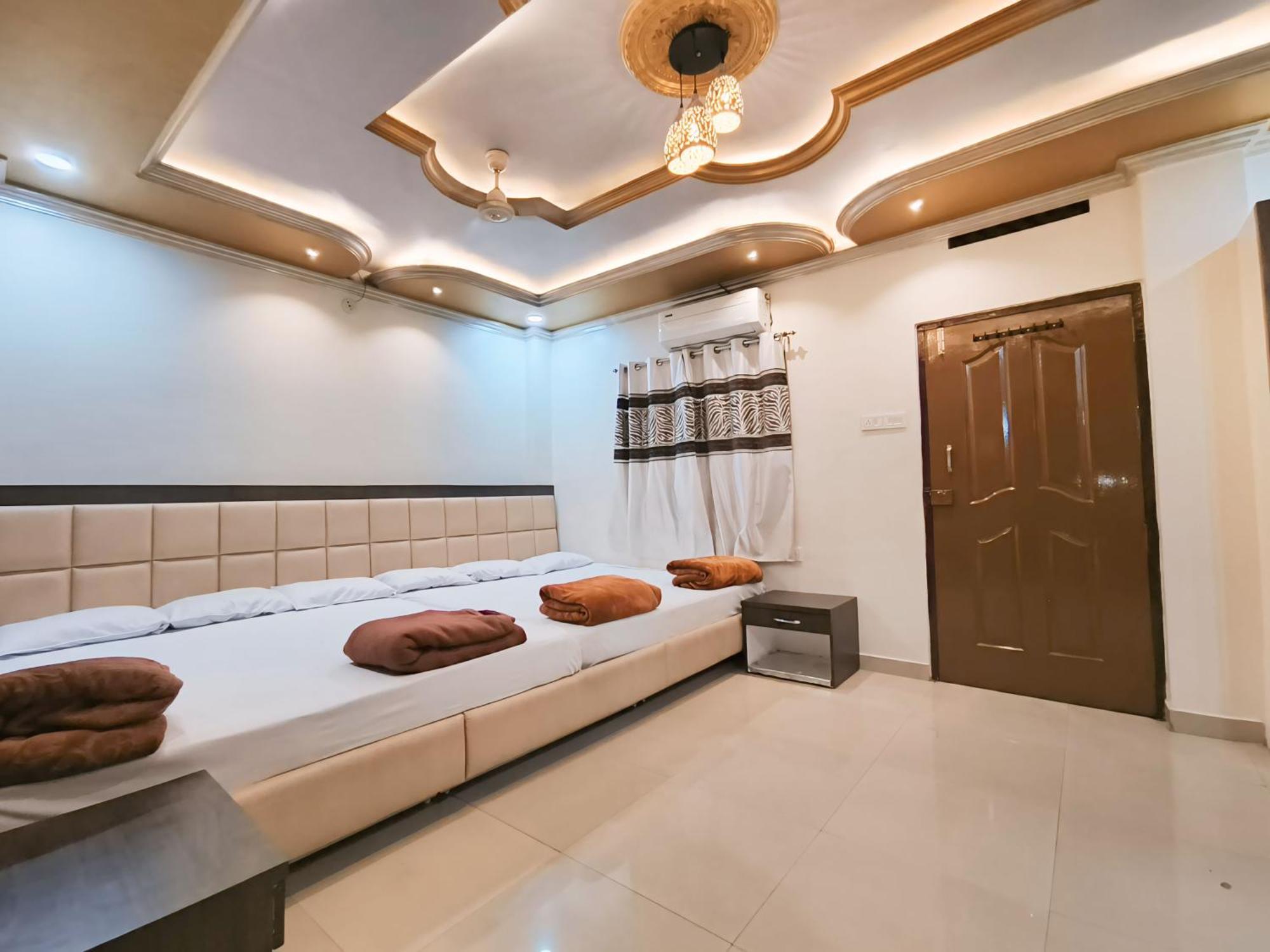 Shree Trilokeshwar Guesthouse อุจเจน ภายนอก รูปภาพ