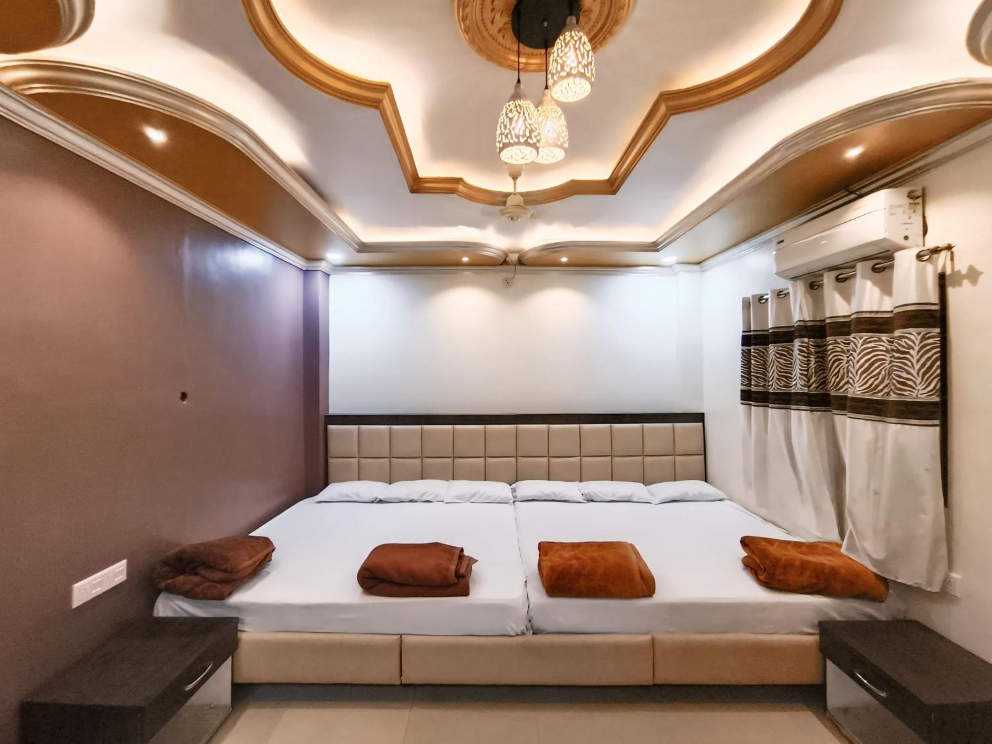 Shree Trilokeshwar Guesthouse อุจเจน ภายนอก รูปภาพ