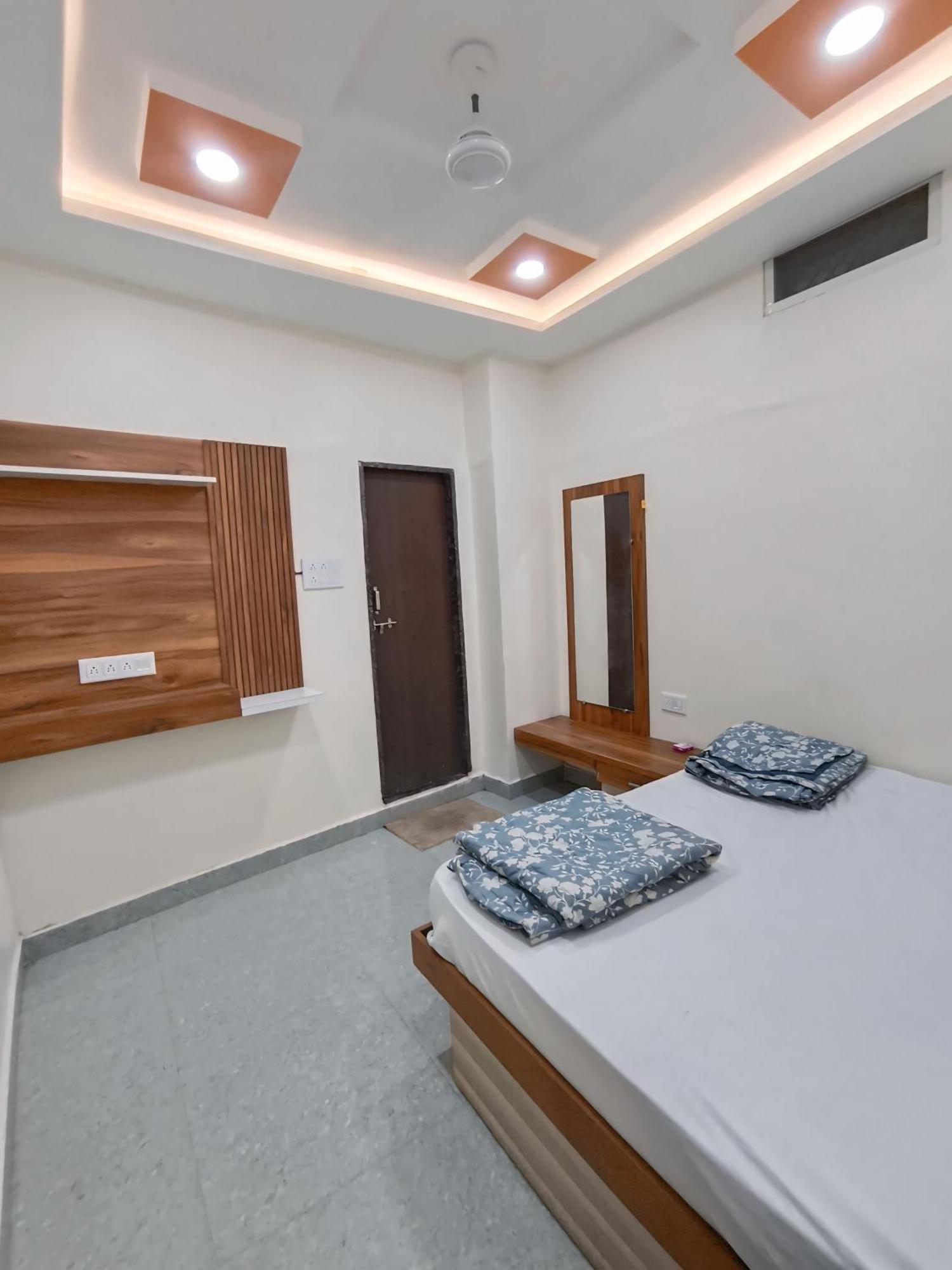 Shree Trilokeshwar Guesthouse อุจเจน ภายนอก รูปภาพ